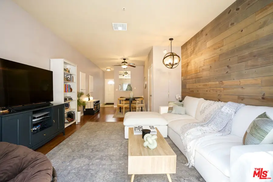 6525 Woodman Avenue #2, Van Nuys, CA 91401 - #2
