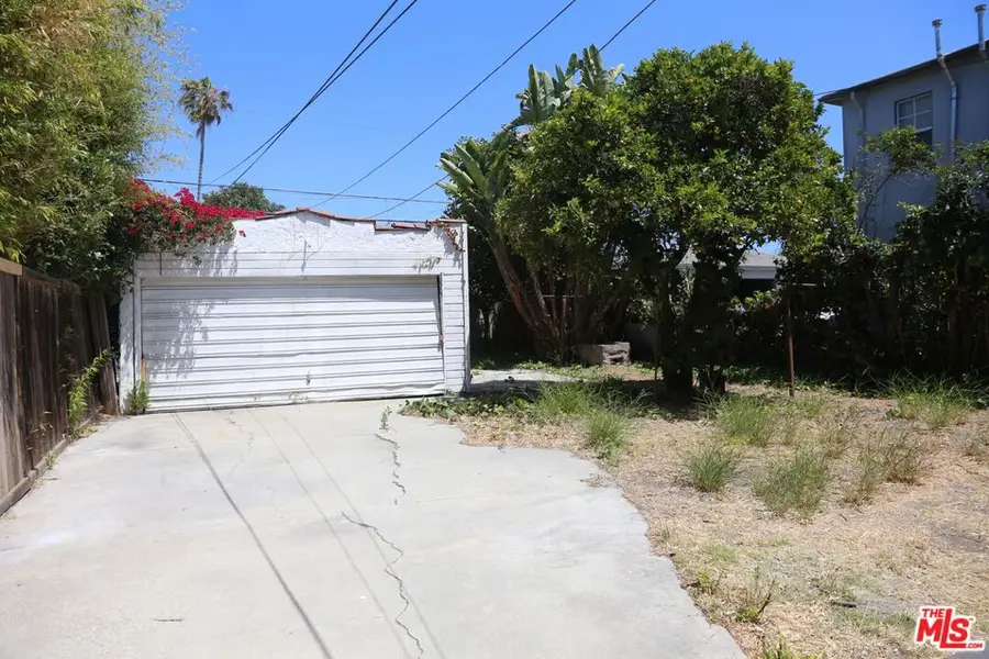 2232 S Ridgeley Drive, Los Angeles, CA 90016 - #3