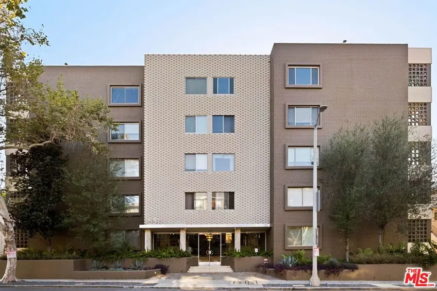 531 N Rossmore Avenue #PHA, Los Angeles, CA 90004 - #2