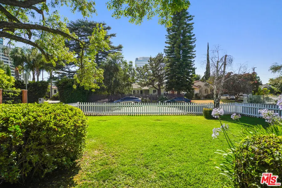 4648 Columbus Avenue, Sherman Oaks, CA 91403 - #3
