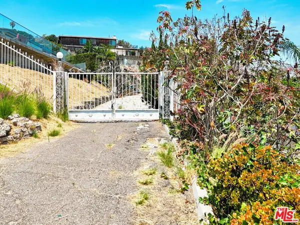 5957 Wrightcrest Drive, Culver City, CA 90232