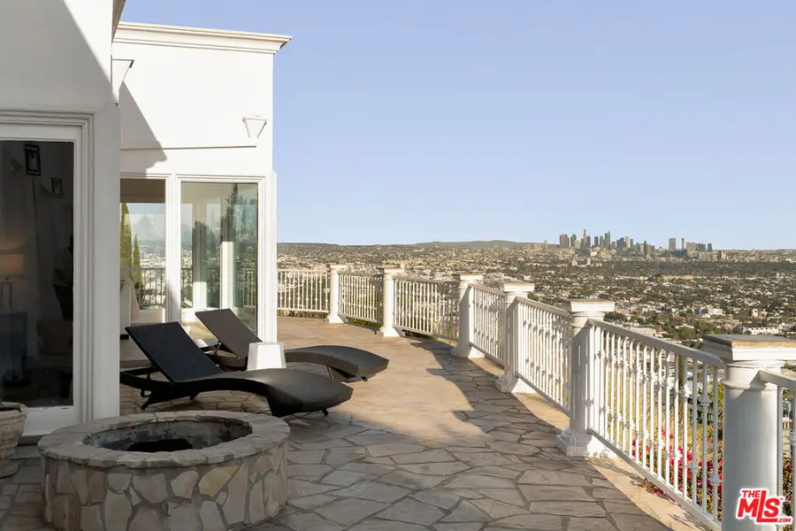 8527 Hedges Way, Los Angeles, CA 90069 - #3