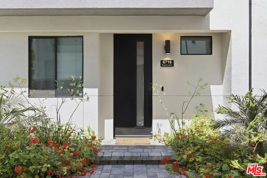 6716 N Royce Lane, Van Nuys, CA 91411 - #2