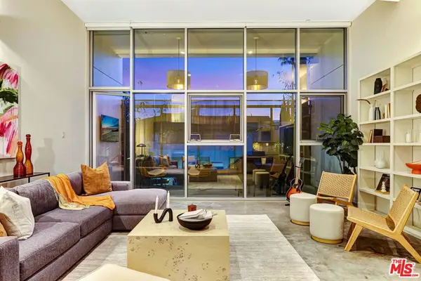 803 Wilcox Avenue #4, Los Angeles, CA 90038