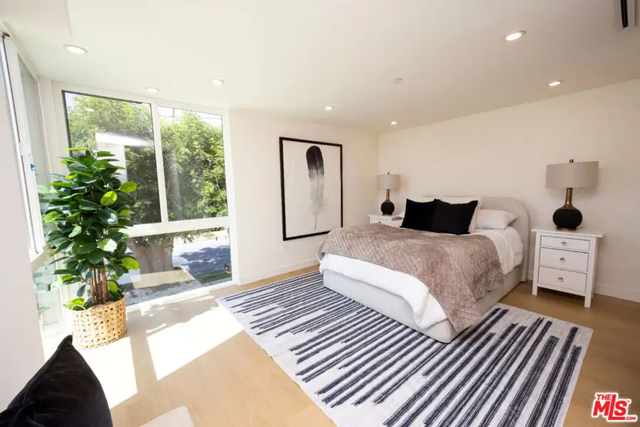 14934 Martha Street, Sherman Oaks, CA 91411 - #3