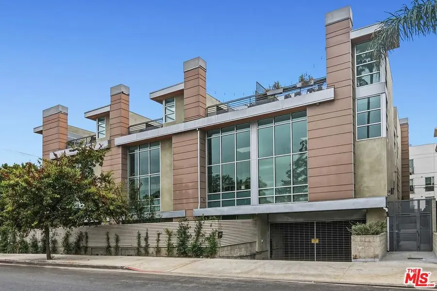 5806 Waring Avenue #14, Los Angeles, CA 90038 - #2