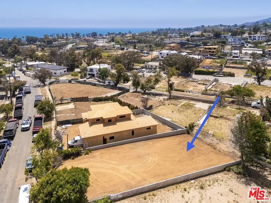 629 N Las Casas Avenue, Pacific Palisades, CA 90272 - #2
