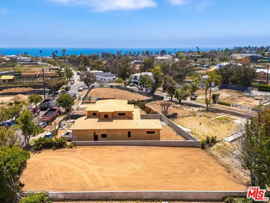 629 N Las Casas Avenue, Pacific Palisades, CA 90272 - #3