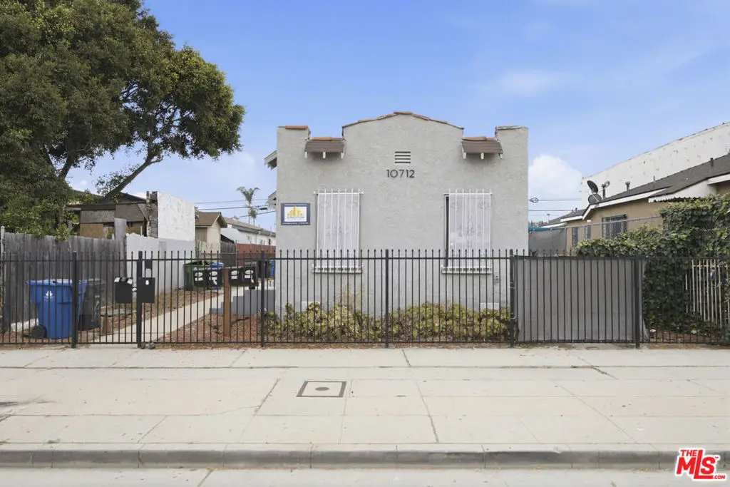 10712 S Broadway, Los Angeles, CA 90061 - #1