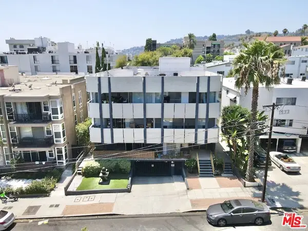 1627 N Poinsettia Place, Los Angeles, CA 90046