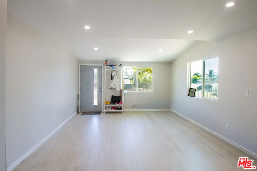 12100 Adelphia Avenue, San Fernando, CA 91340 - #2