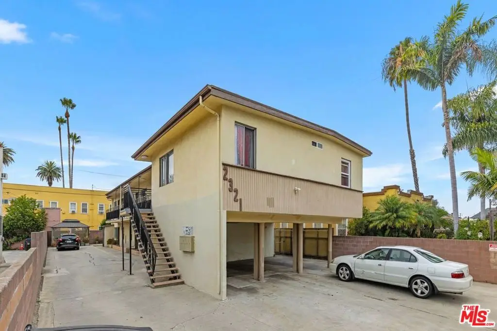 2321 3rd Avenue, Los Angeles, CA 90018 - #1