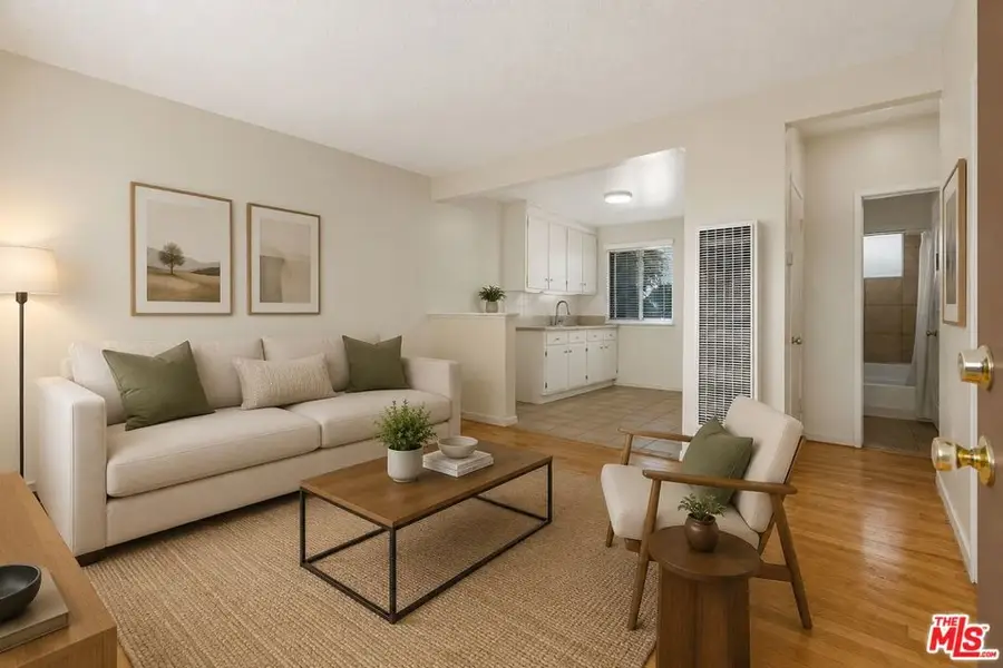 2321 3rd Avenue, Los Angeles, CA 90018 - #2