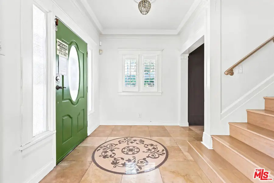 570 S Van Ness Avenue, Los Angeles, CA 90020 - #2