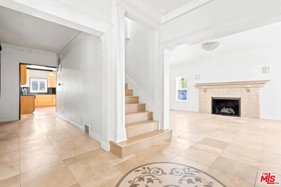 570 S Van Ness Avenue, Los Angeles, CA 90020 - #3