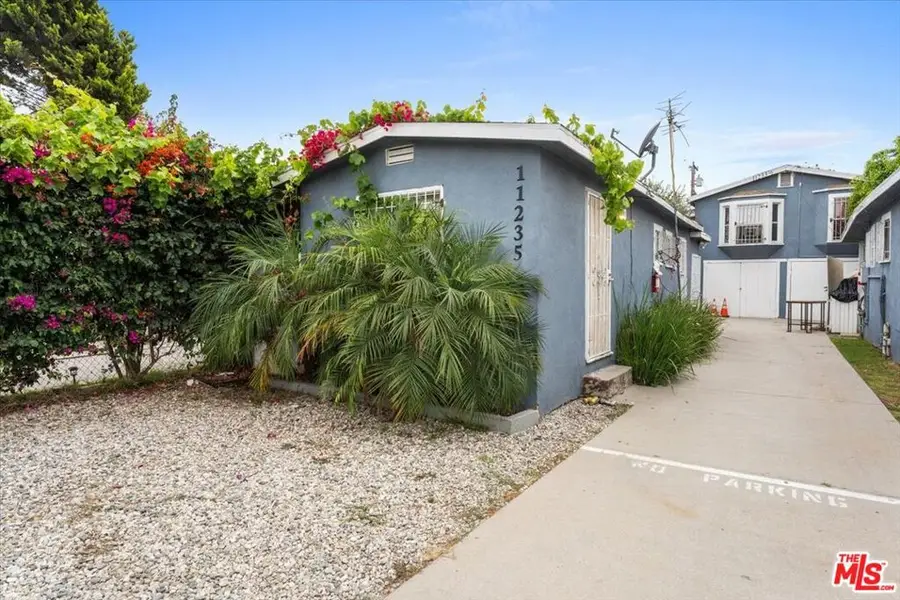 11233 Raymond Avenue, Los Angeles, CA 90044 - #2