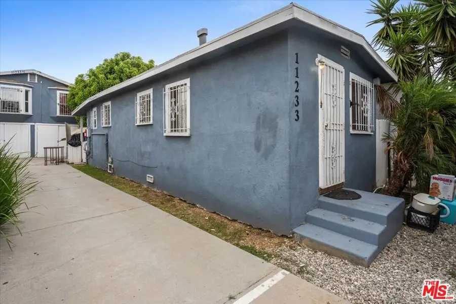 11233 Raymond Avenue, Los Angeles, CA 90044 - #3