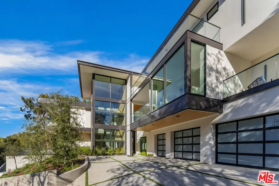 3802 Hollyline Avenue, Sherman Oaks, CA 91423 - #2