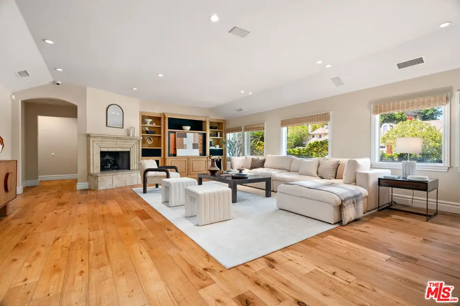 19234 Mayall Street, Northridge, CA 91324 - #3
