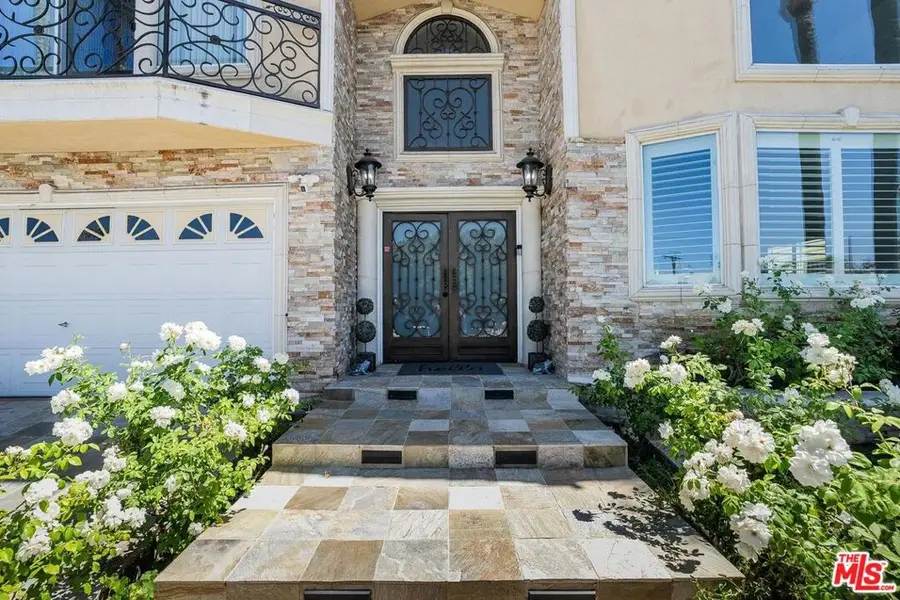 18248 Rosita Street, Tarzana, CA 91356 - #2