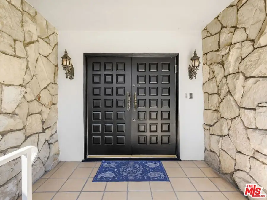 1120 Maybrook Drive, Los Angeles, CA 90210 - #2
