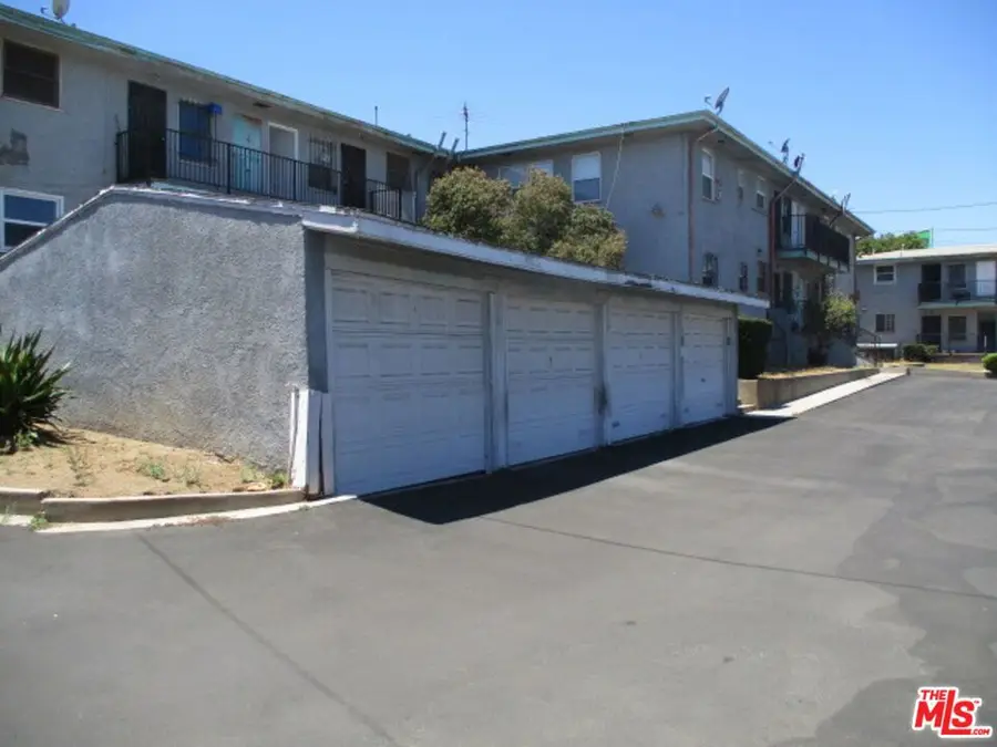3311 3/4 W 77th Street, Los Angeles, CA 90043 - #2