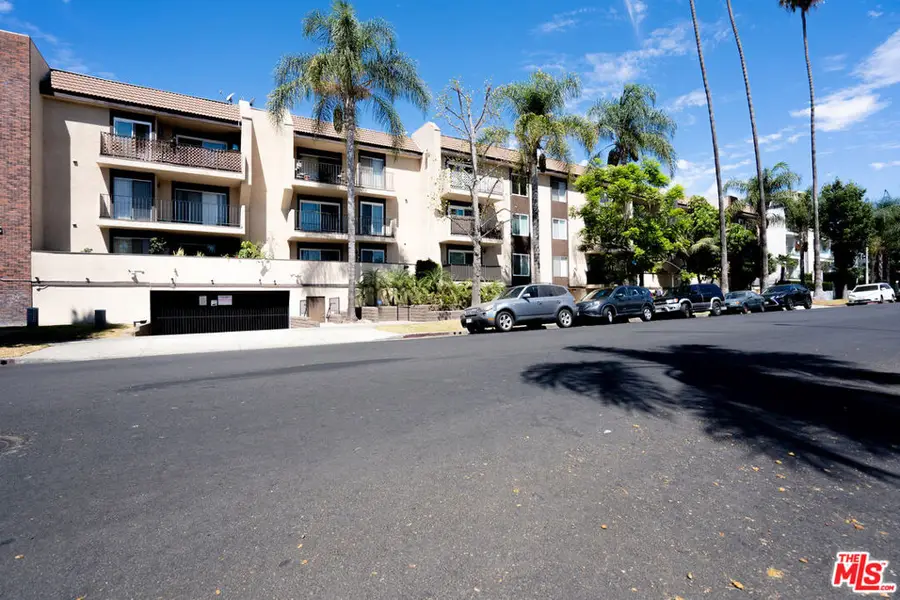 433 S Manhattan Place #108, Los Angeles, CA 90020 - #3
