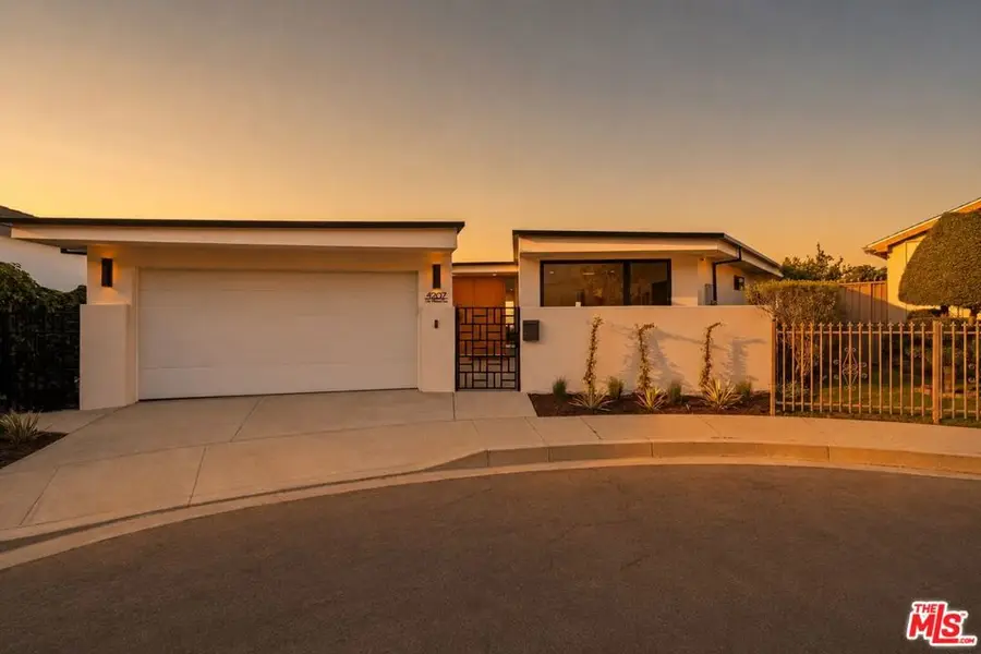 4207 Don Alanis Place, Los Angeles, CA 90008 - #2