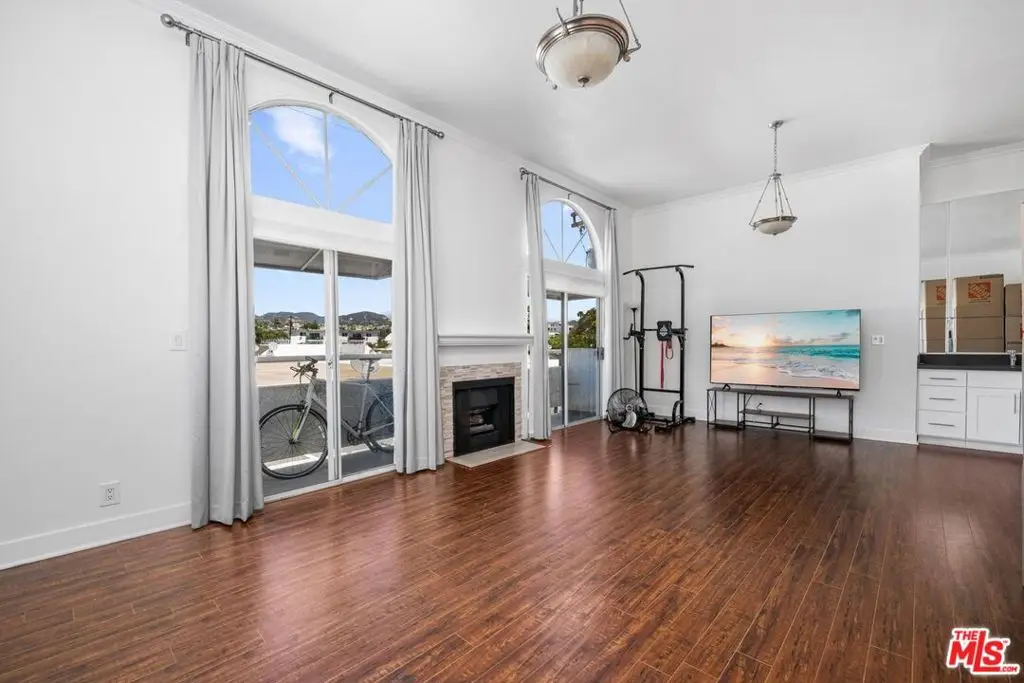 12001 Goshen Avenue #303, Los Angeles, CA 90049 - #1