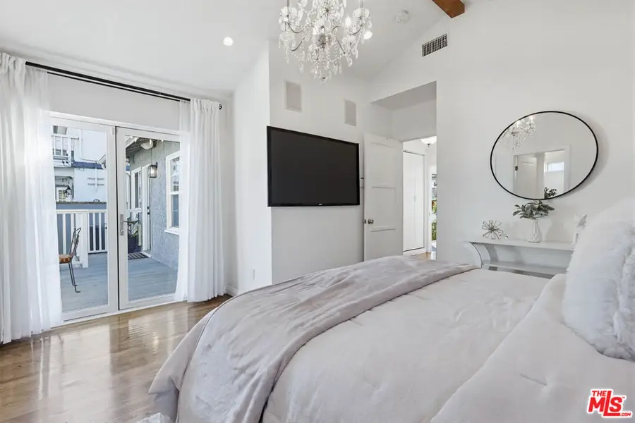 8344 Kenyon Avenue, Los Angeles, CA 90045 - #2
