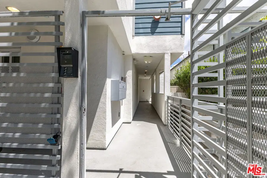 10735 Bloomfield Street #5, North Hollywood, CA 91602 - #3