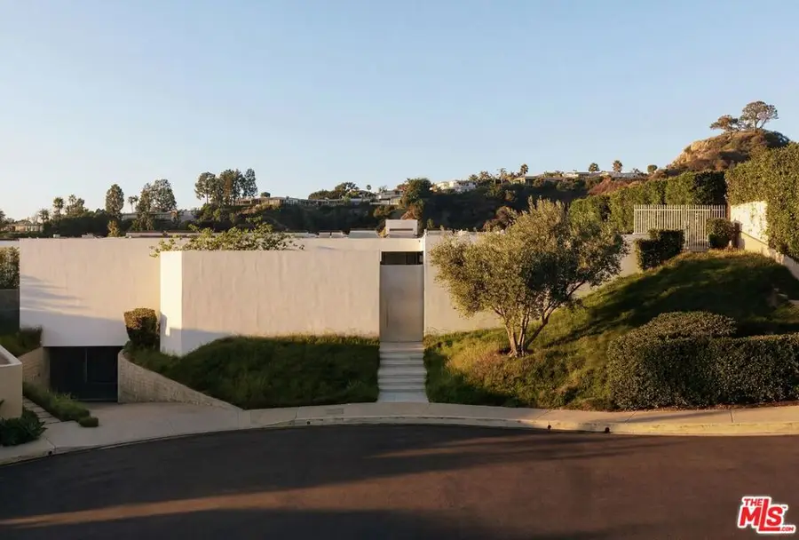 9265 Robin Drive, Los Angeles, CA 90069 - #3