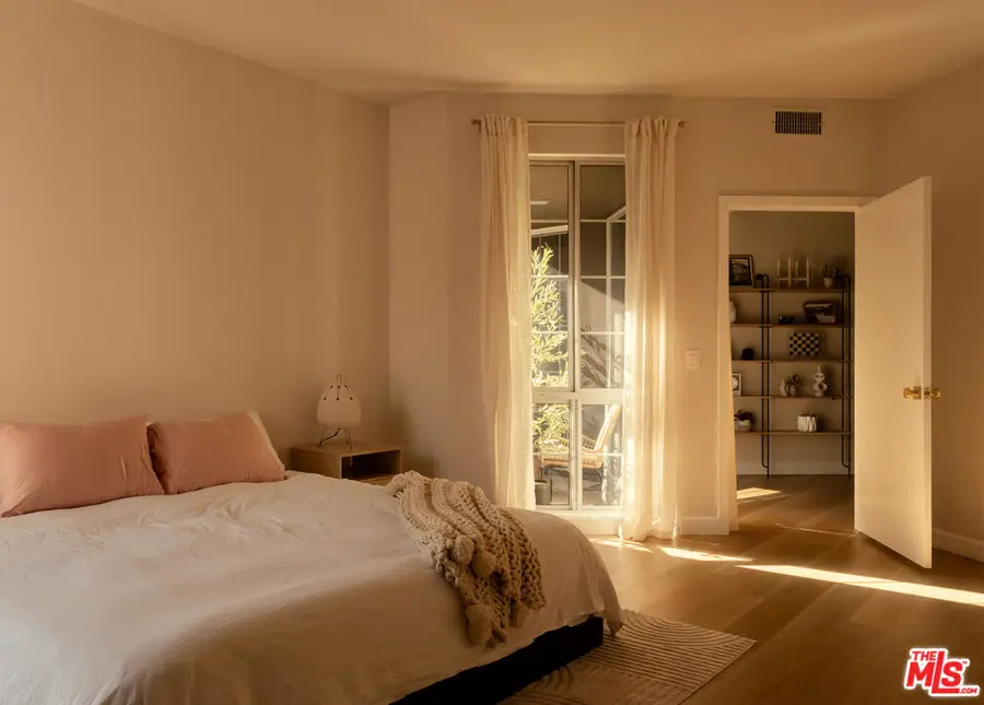 585 N Rossmore Avenue #508, Los Angeles, CA 90004 - #3