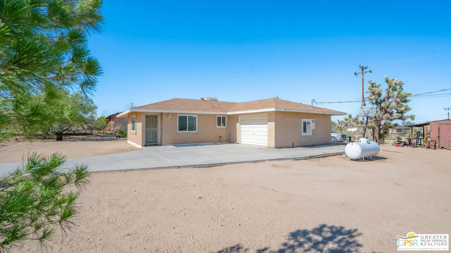 4647 Camarilla Avenue, Yucca Valley, CA 92284 - #3