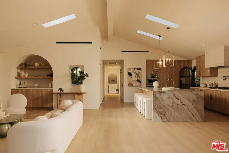 12129 Cantura Street, Studio City, CA 91604 - #3