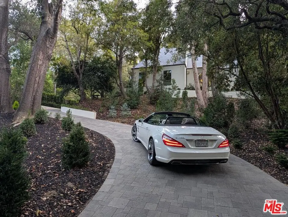 943 Moraga Drive, Los Angeles, CA 90049 - #1