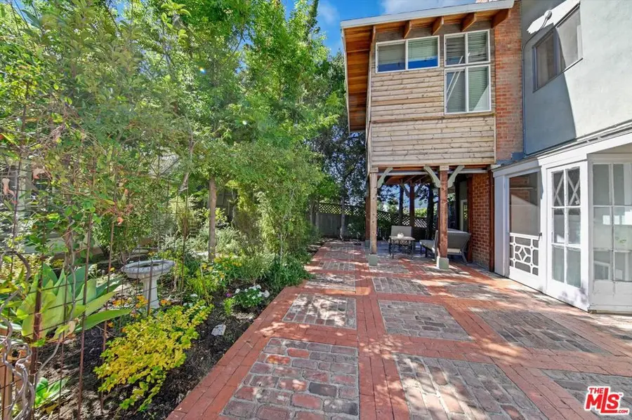 4947 Serrania Avenue, Woodland Hills, CA 91364 - #2