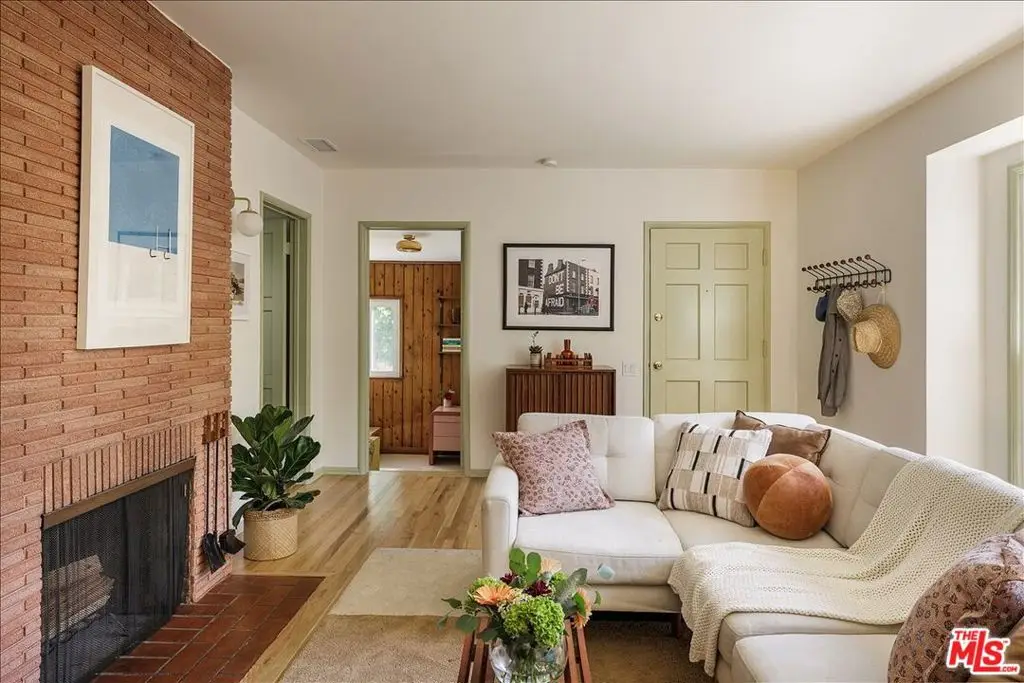 3510 Ferncroft Road, Los Angeles, CA 90039 - #1
