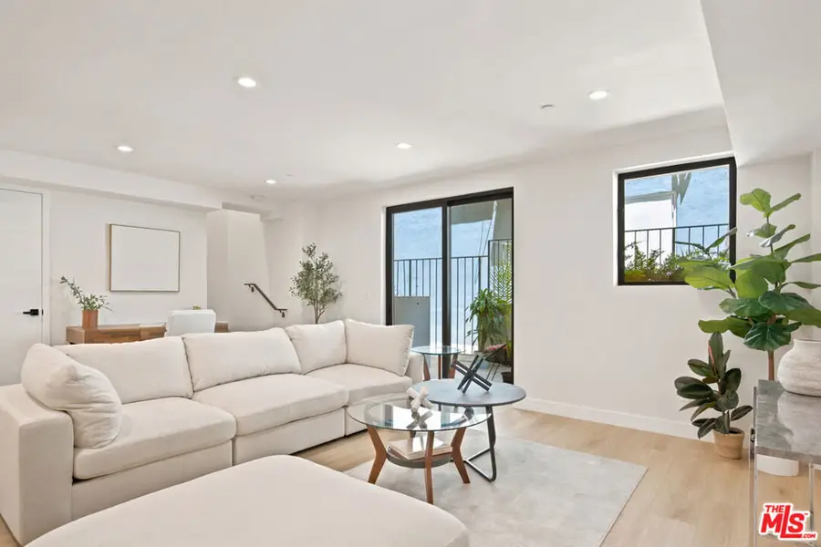 1434 N Poinsettia Place #102, Los Angeles, CA 90046 - #2