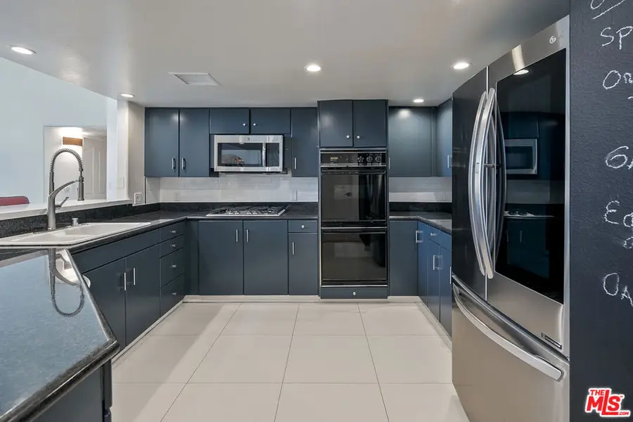 1160 Granville Avenue #PH112, Los Angeles, CA 90049 - #3