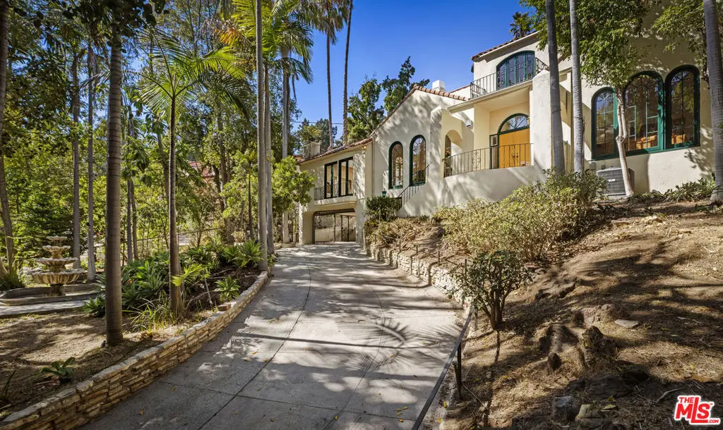 2586 Aberdeen Avenue, Los Angeles, CA 90027 - #1