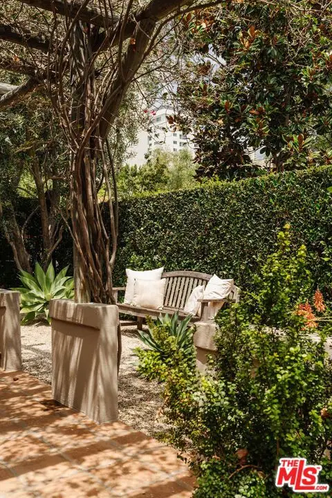 9008 Elevado Street, West Hollywood, CA 90069 - #3
