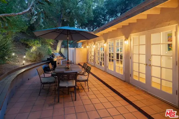 8011 Padre Lane, Los Angeles, CA 90046