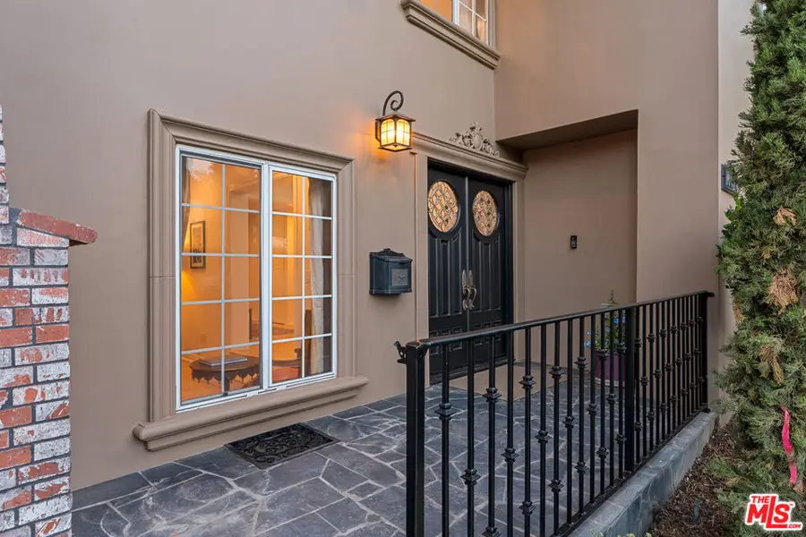 1601 Ard Eevin Avenue, Glendale, CA 91202 - #2