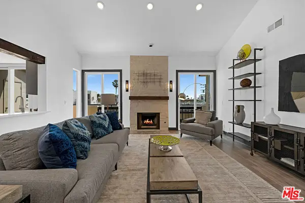 723 Westmount Drive #305, West Hollywood, CA 90069