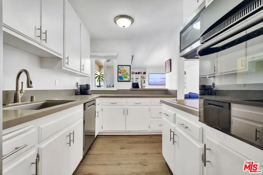 5674 Windsor Way #210, Culver City, CA 90230 - #3