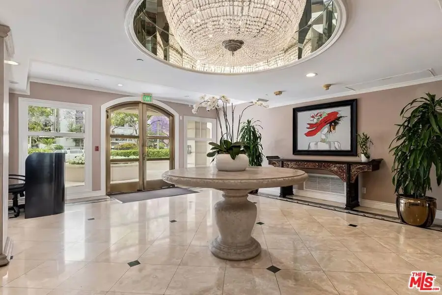 430 N Oakhurst Drive #202, Beverly Hills, CA 90210 - #3