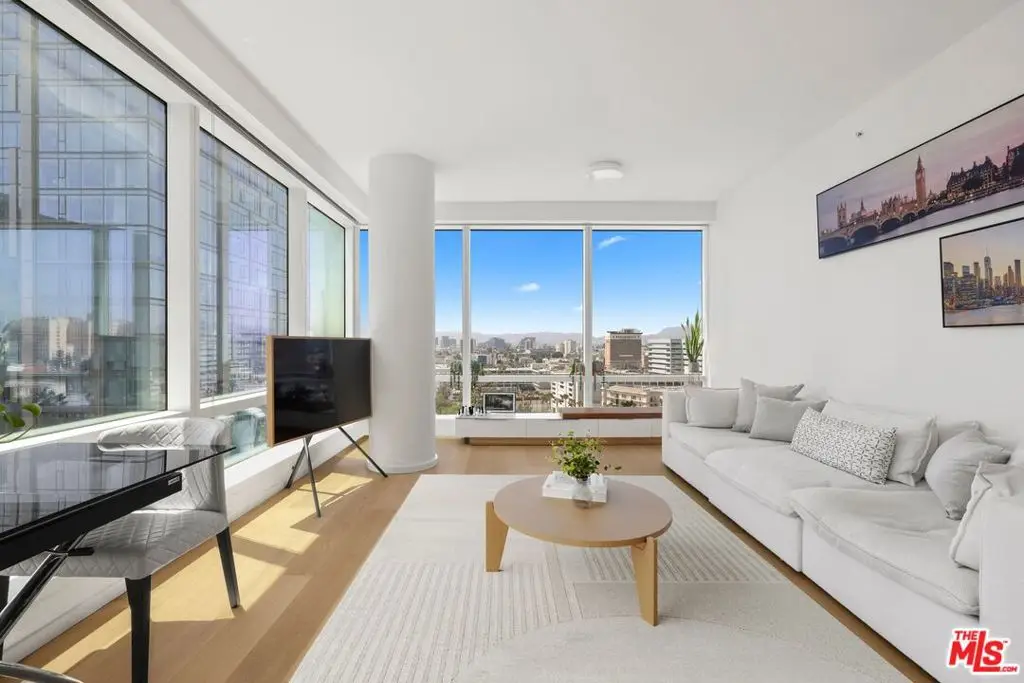 877 Francisco Street #1811, Los Angeles, CA 90017 - #1