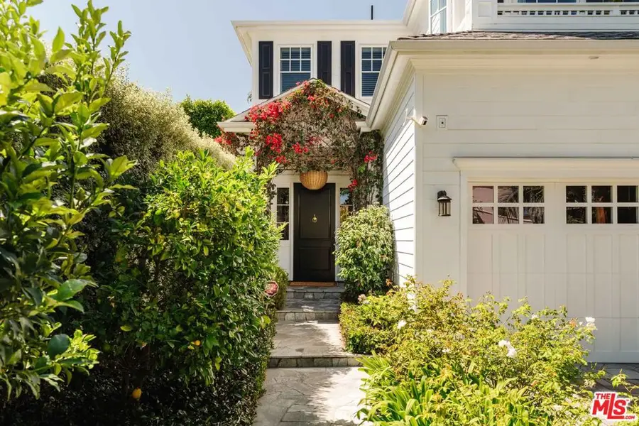 12239 Darlington Avenue, Los Angeles, CA 90049 - #2