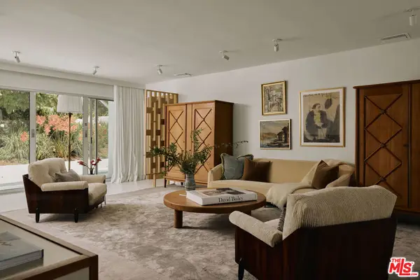 867 Berkeley Street, Santa Monica, CA 90403
